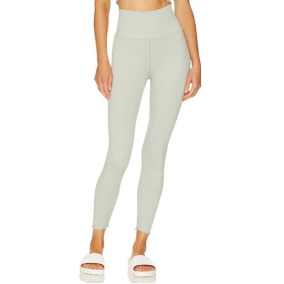 Spiritual Gangster Pants - Spiritual Gangster Love Sculpt Seamless 7/8 Ruffle Legging - M/L